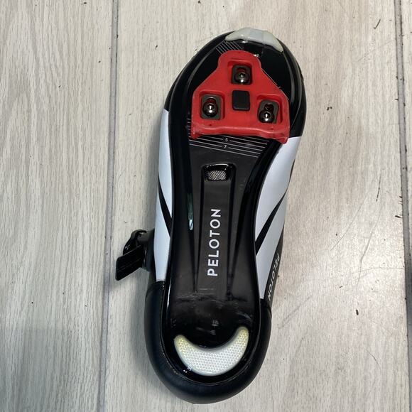 Peloton Black Athletic Cycling Shoes with Velcro Straps - Picture 9 of 11